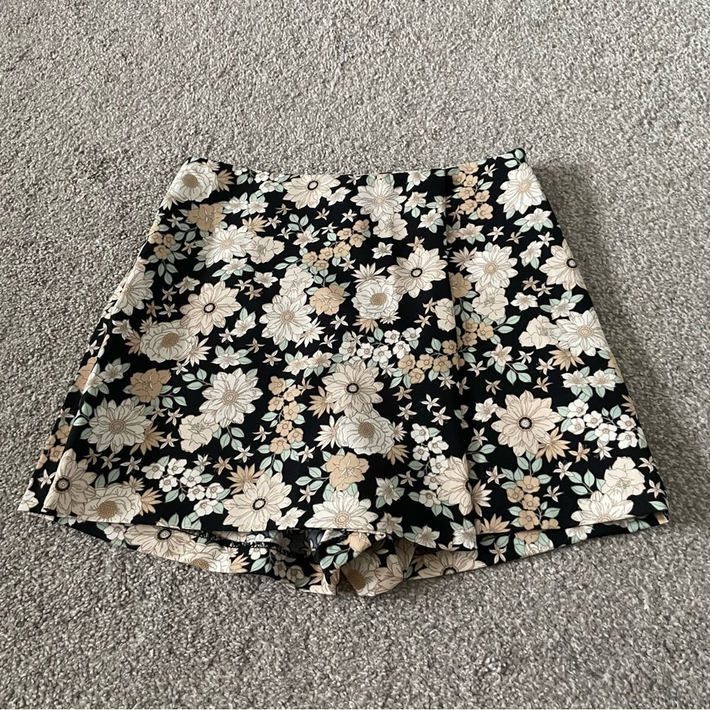 3/$45 Ardene Floral Skort